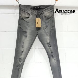 Jeans elastizado con roturas 