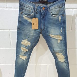Jeans elastizado con roturas