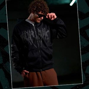 Campera de friza con capucha y brillo